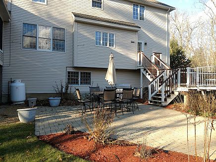 5th image of 7 Woodbine Dr