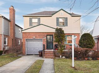 7311 190th St, Fresh Meadows, NY 11366