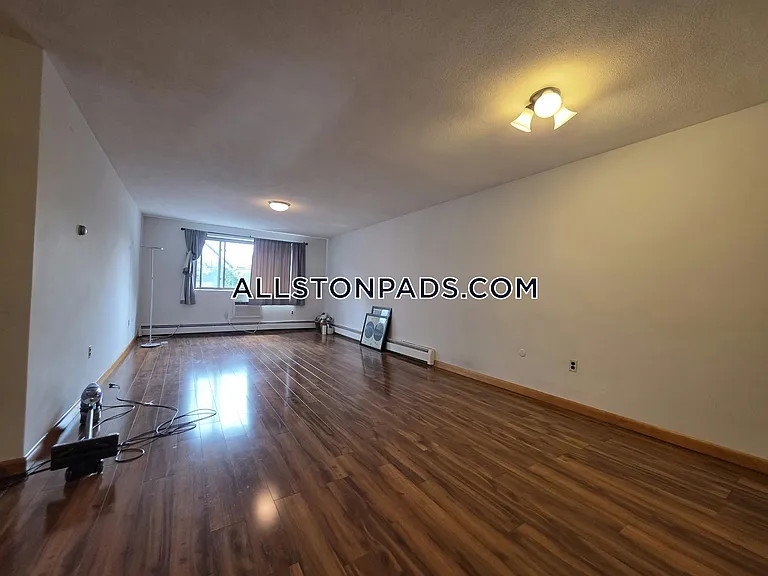 28 Brentwood St #7 — Photo 21