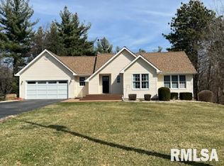 6121 95th Ave W, Taylor Ridge, IL 61284