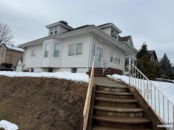 2nd image of 534 Moonachie Ave