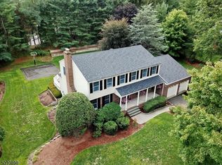 90 Green Way, Allendale, NJ 07401