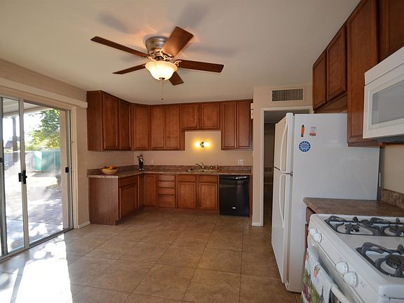 3rd image of 7827 E Culver St