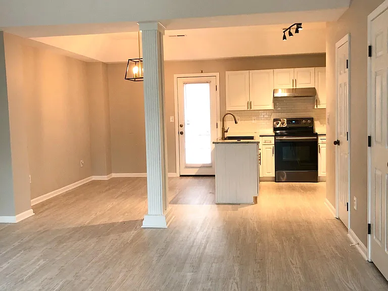 82 Huntress Dr — Photo 4