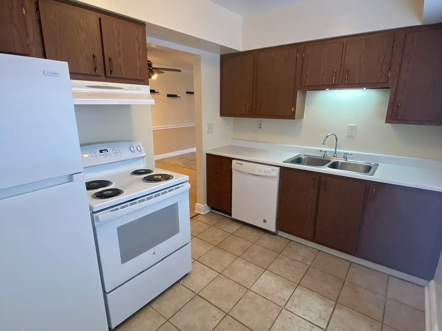 2 bed, $1,250 — Photo 4