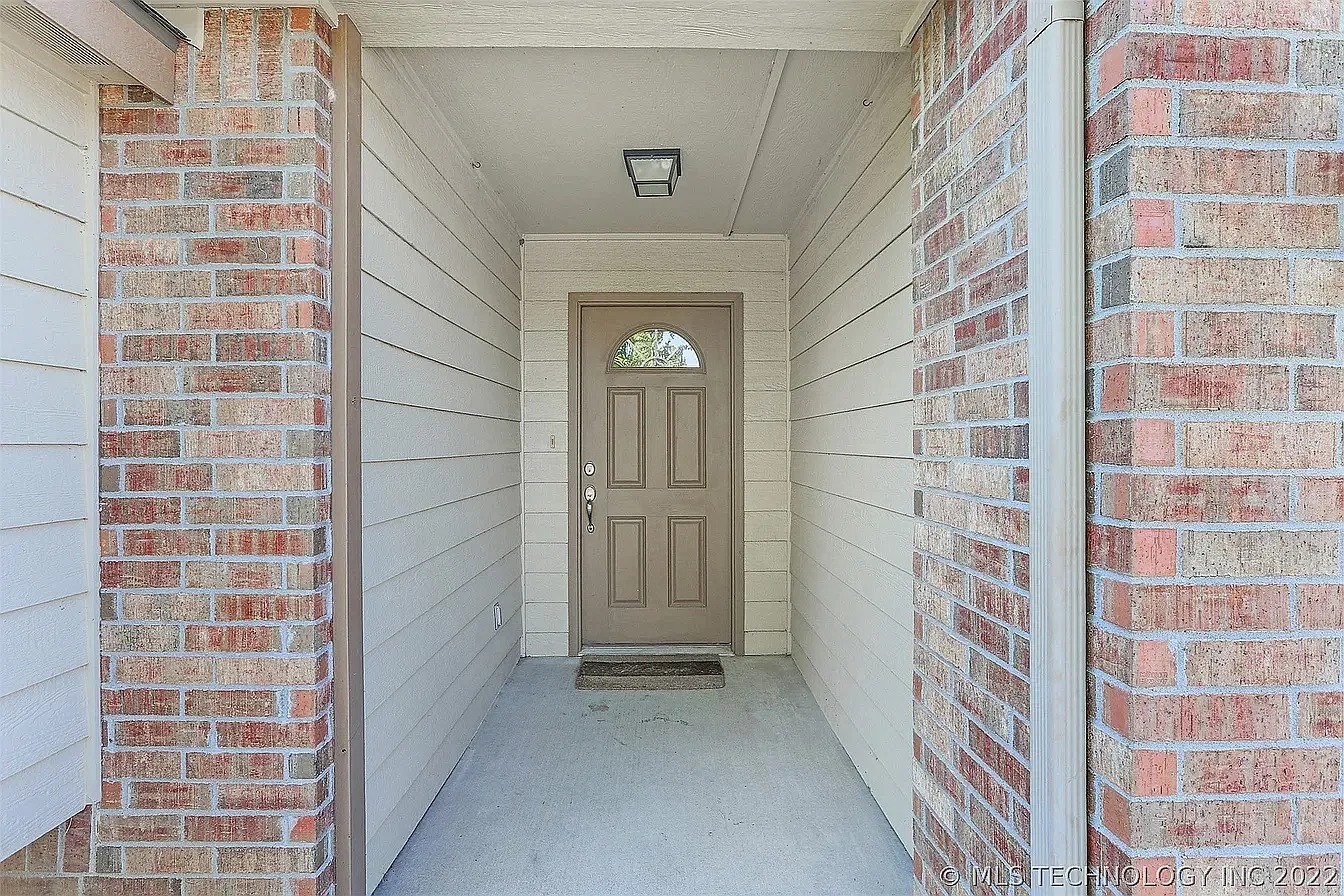 3 bed, 1324 sqft, $1,795 — Photo 2