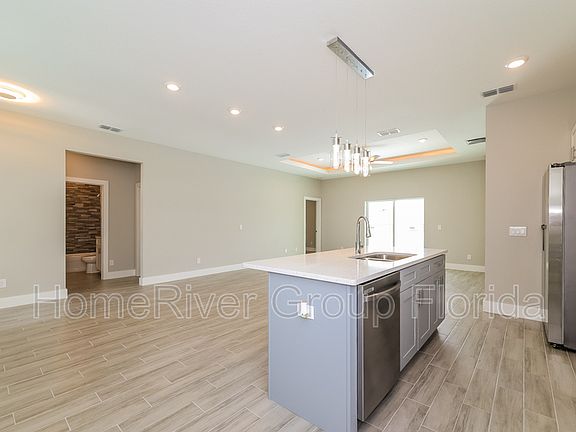 5th image of 451 Big Sioux Ct