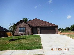 1548 Leesburg Ave, Springdale, AR 72764