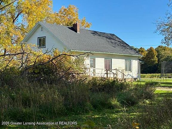 2nd image of 5723 N Williams Rd