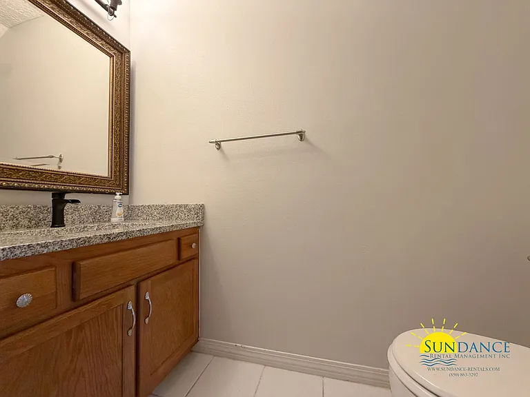 2404 Suwanee Ln — Photo 7