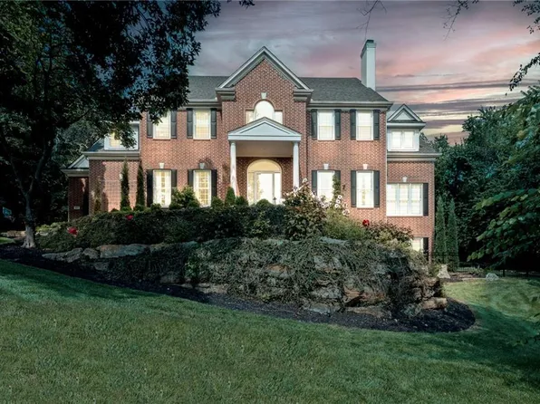16931 S Highland Ridge Dr, Belton, MO 64012