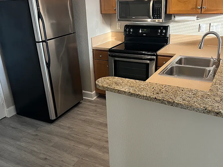 151 E Washington St #407 — Photo 2