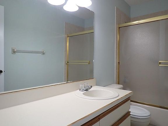 5th image of 36 Kings Colony Ct