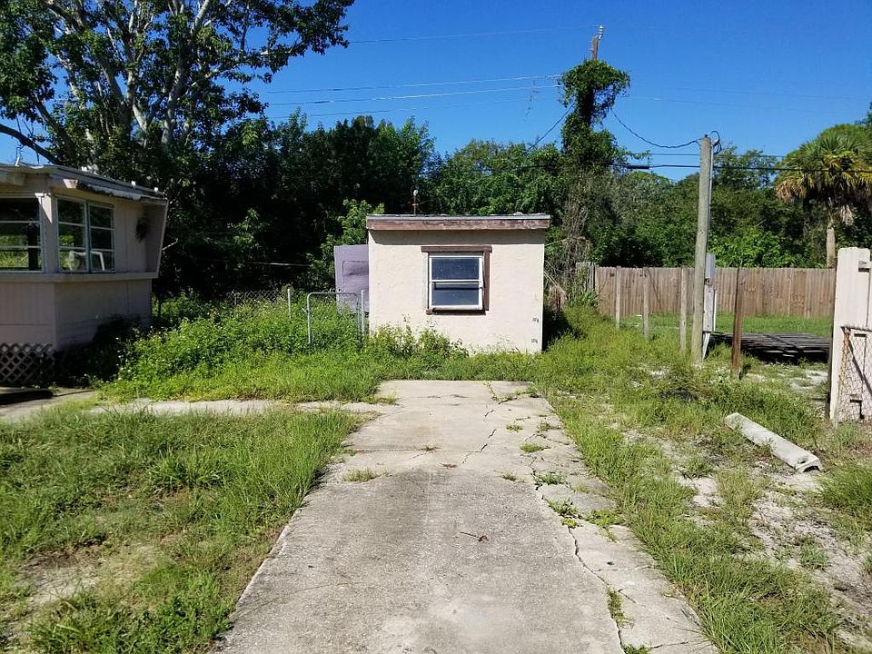2nd image of 6821 Columbine Dr