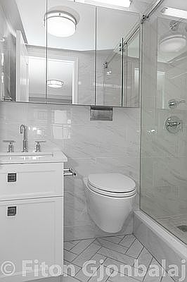 4th image of 305 E 86th St APT 19DW