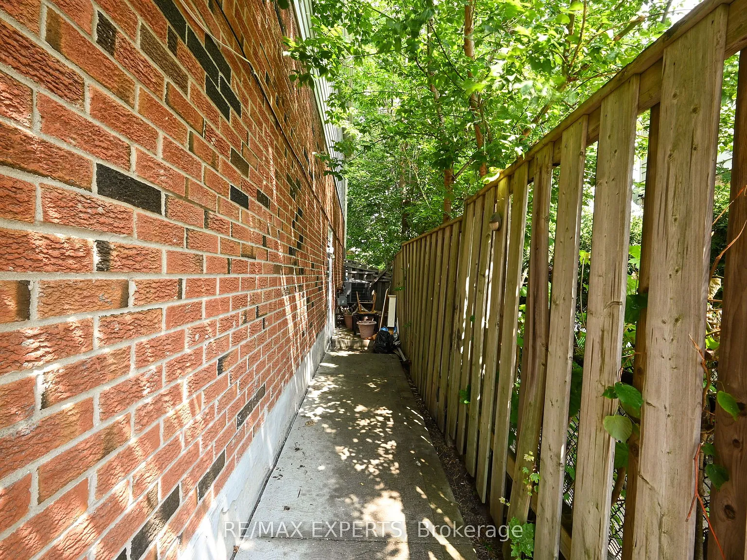 2 bed, $1,900 — Photo 2