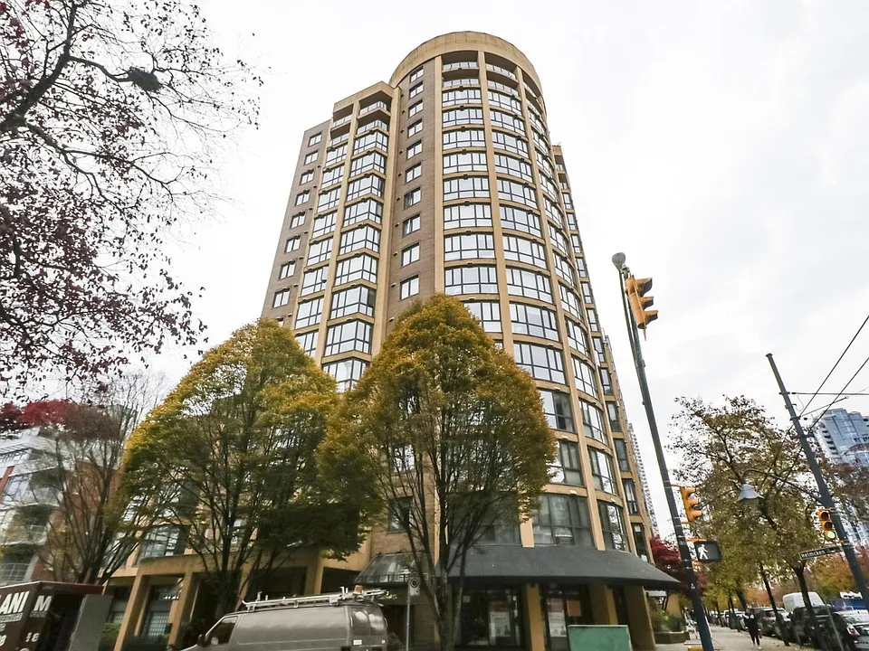 488 Helmcken St #301