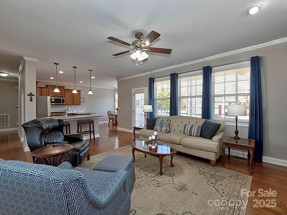 5th image of 1796 Williamsburg Dr