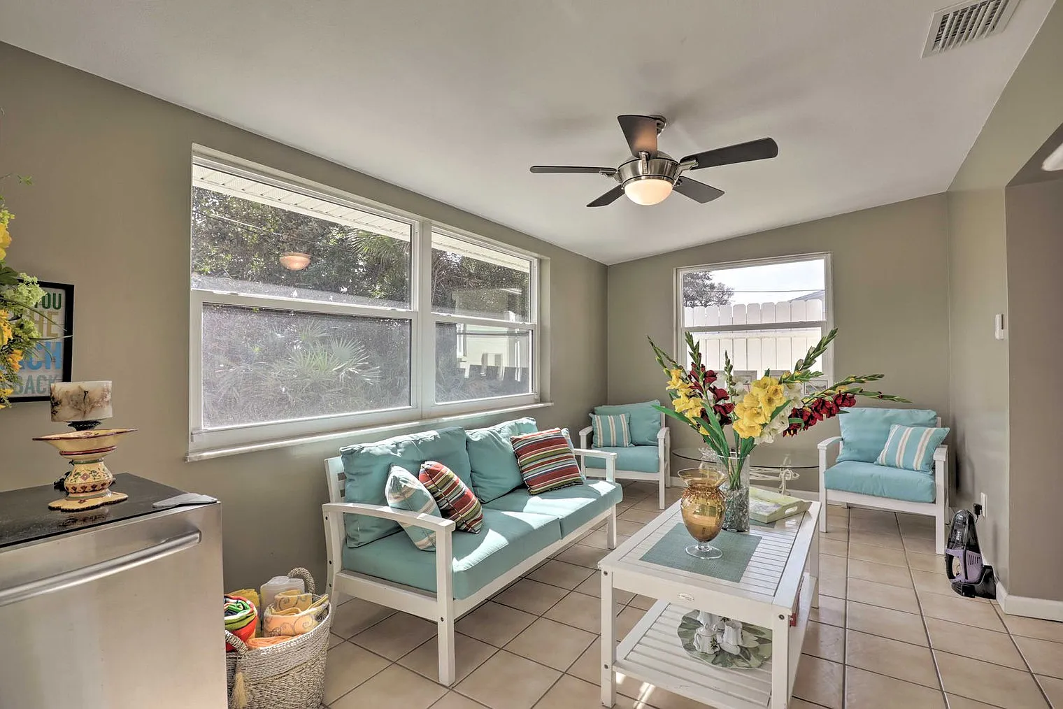 2 bed, 2.0 bath, 1905 sqft, $2,266 — Photo 1