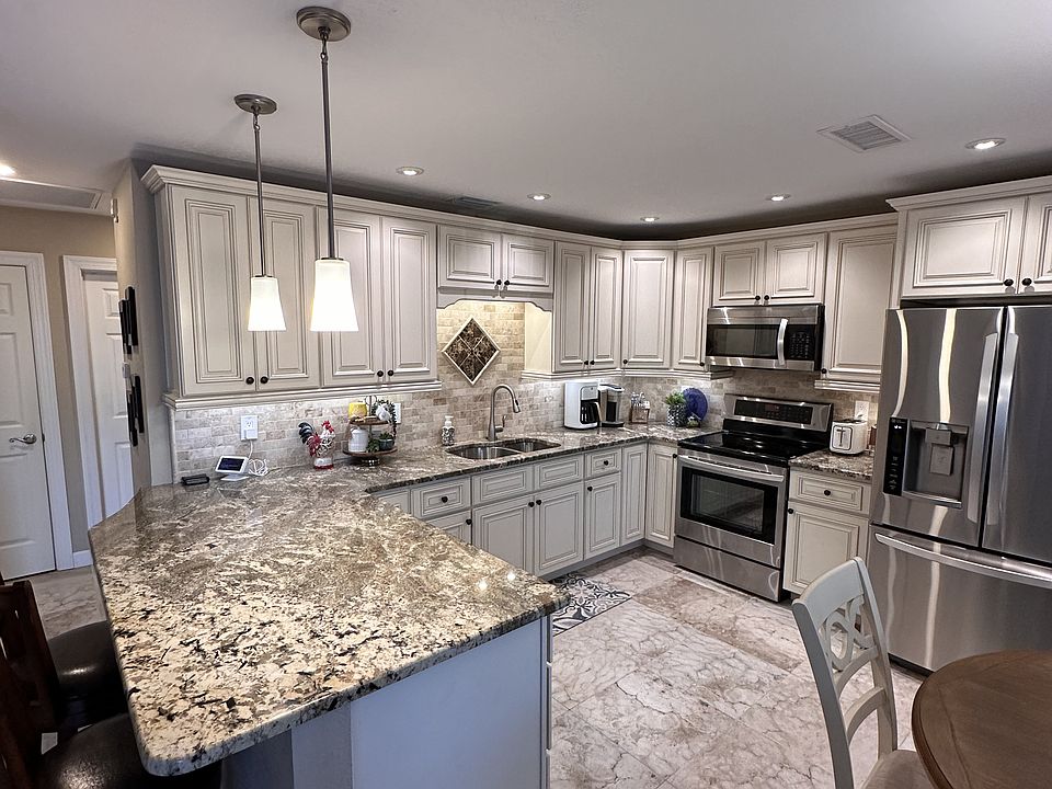 1st image of 4814 Beach Dr SE