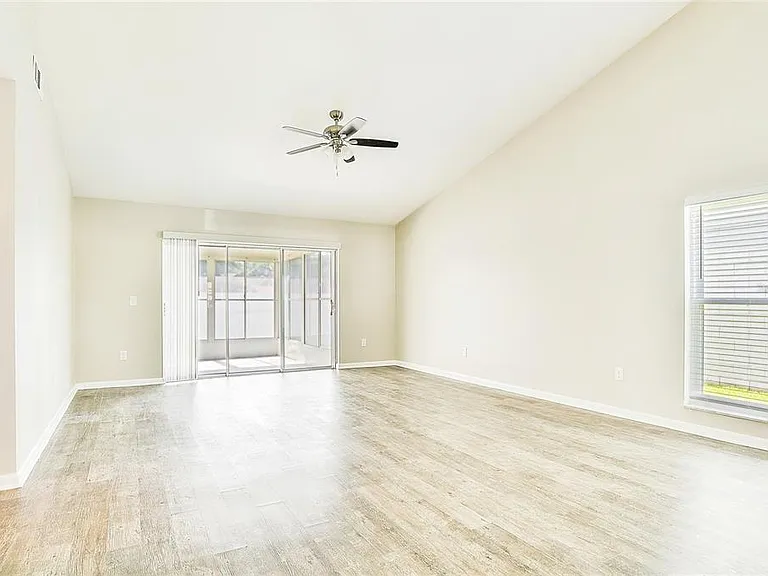 4023 Meandering Ct — Photo 14