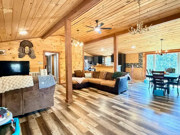 217 Mountain View Rd, Robbins, TN 37852