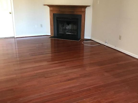 3rd image of 1305 Benicia Ln