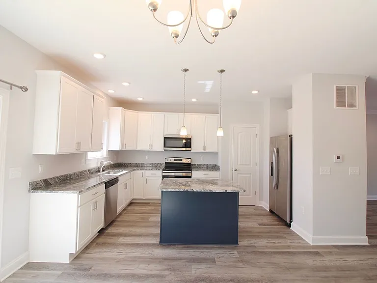 1073 Bluemoon Dr — Photo 9