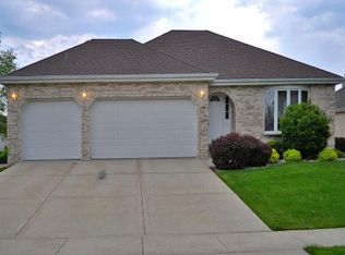 16839 Swift Arrow Dr, Lockport, IL 60441