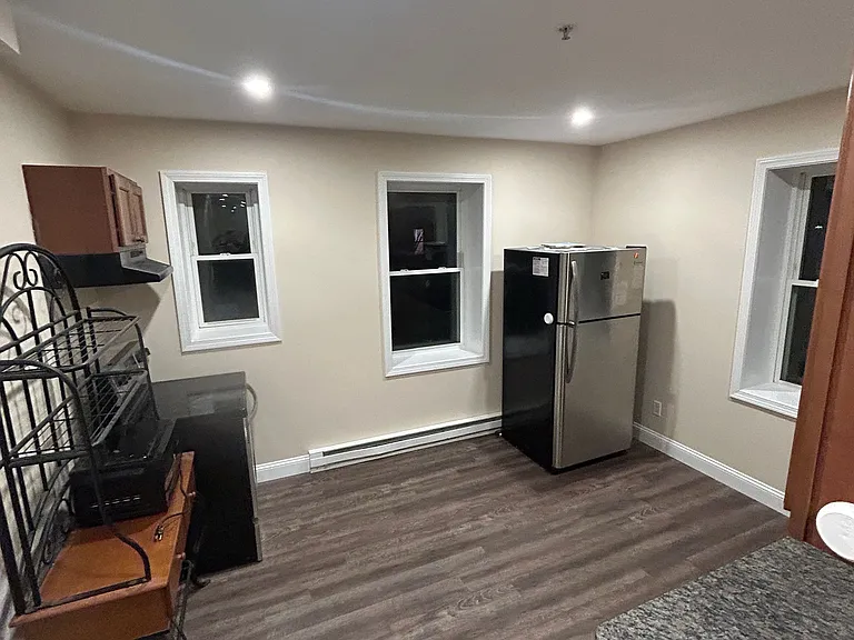 1039 Main St #7 — Photo 11