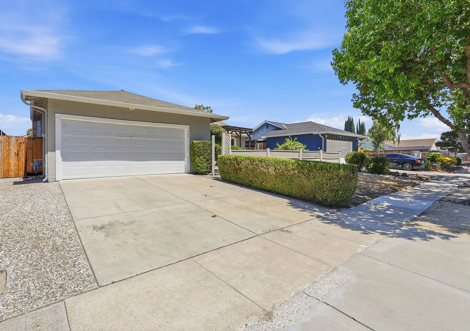 Wow! What a Great Home! Available Now! — Photo 4