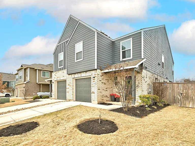 200 George Neggan Ln — Photo 1