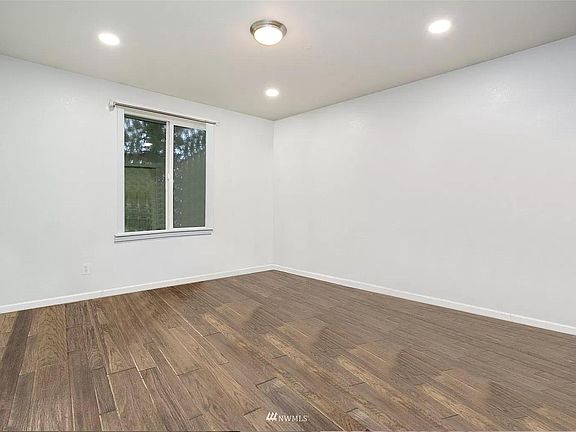 5th image of 25520 Lake Wilderness Country Club Dr SE