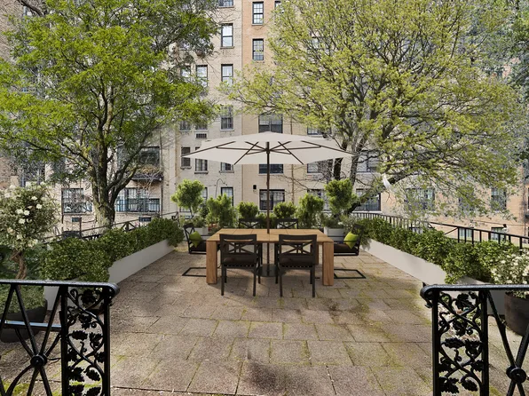 165 East 71st Street image 8 of 12