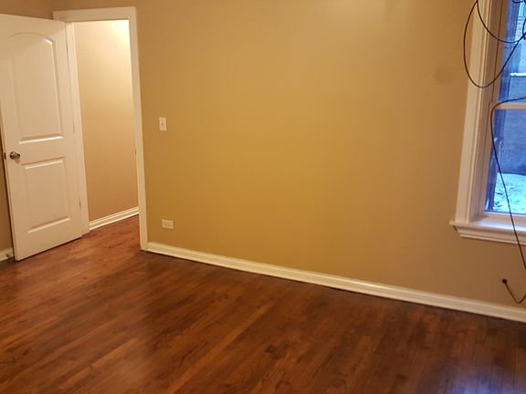 5th image of 8236 S Ellis Ave #1