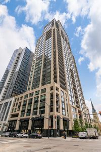 9 W Walton St #3700, Chicago, IL, 60610