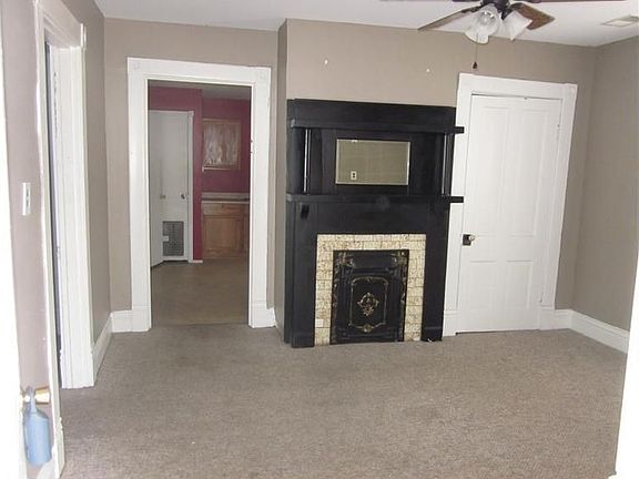 5th image of 236 E Oak St