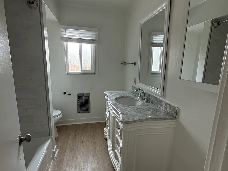 14931 Roscoe Blvd — Photo 17