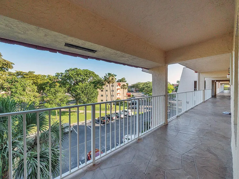 1035 Country Club Dr #407 — Photo 35
