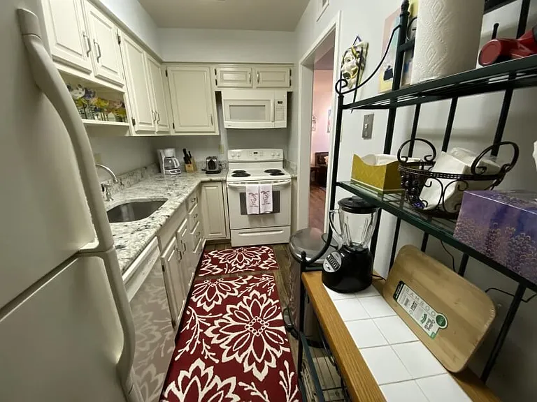 2511 Saint Charles Ave #502 — Photo 8