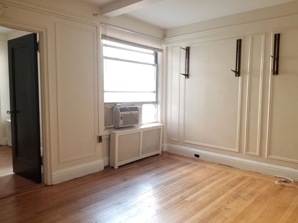 1st image of 325 W 45th St APT 810