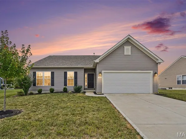 14 Stone Bridge Dr, Moscow Mills, MO 63362