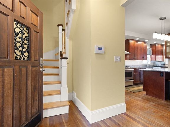 4th image of 10 Highland St