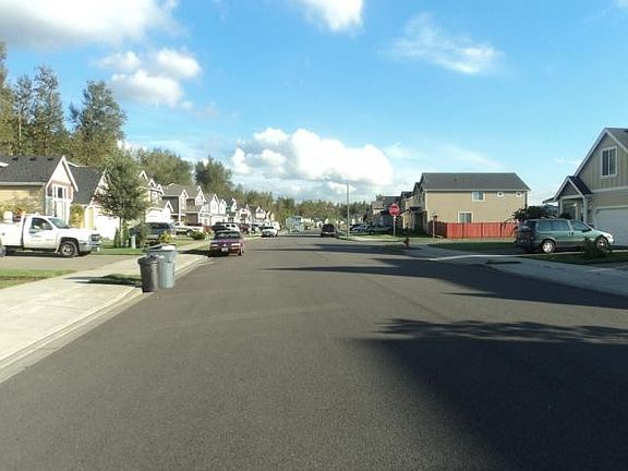 3rd image of 1303 Daffodil Ave NE