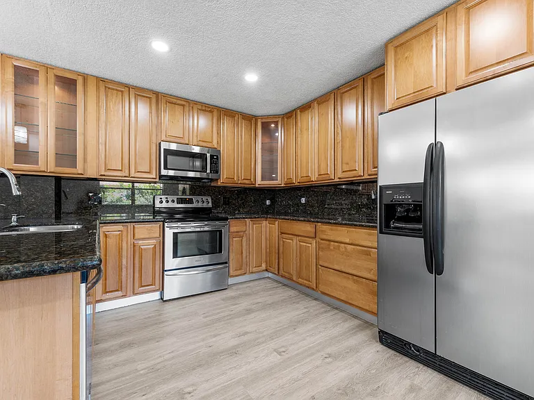 154 Seville Ln #G — Photo 15