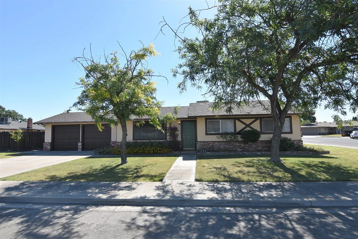2260 Georgia Way photo 1