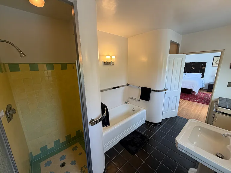 311 Amalfi Dr — Photo 15