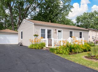 110 Cedar Cir, Streamwood, IL 60107