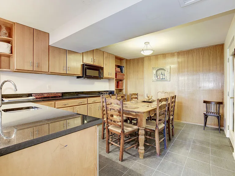 6924 Carmichael Ave — Photo 8