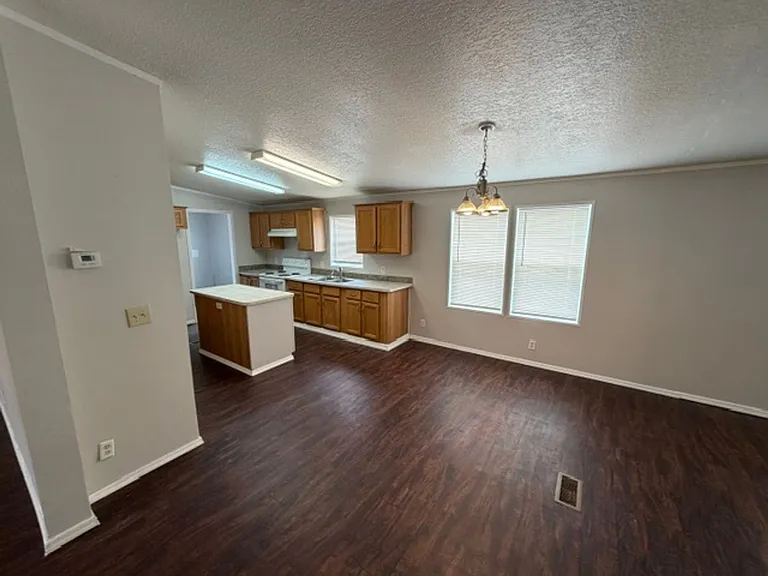 11615 E Elliot Dr — Photo 3